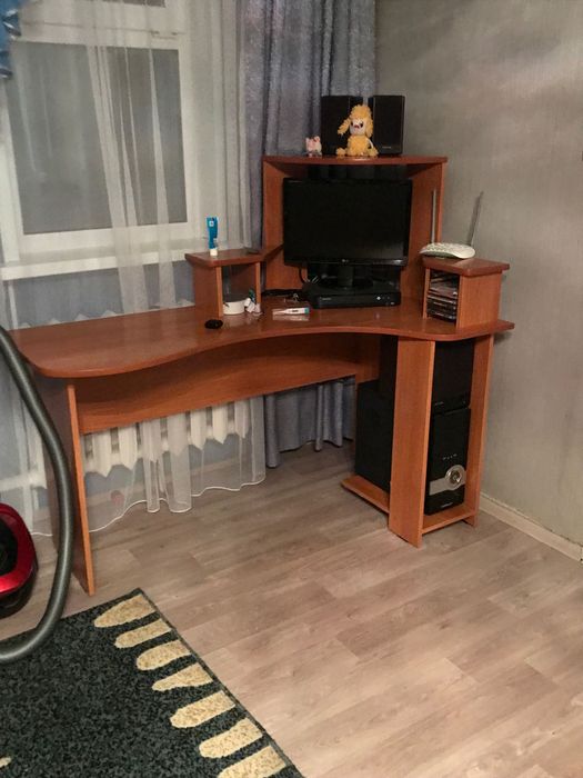 Продам стол письменный