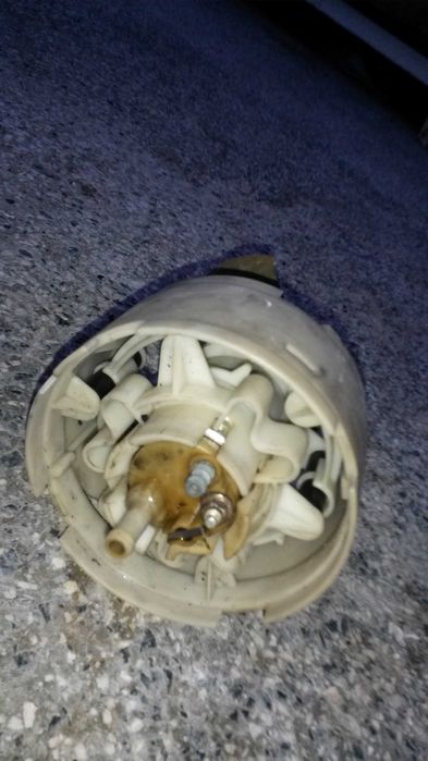 Бензинова помпа за пасат Б4 101к.с 1996Г