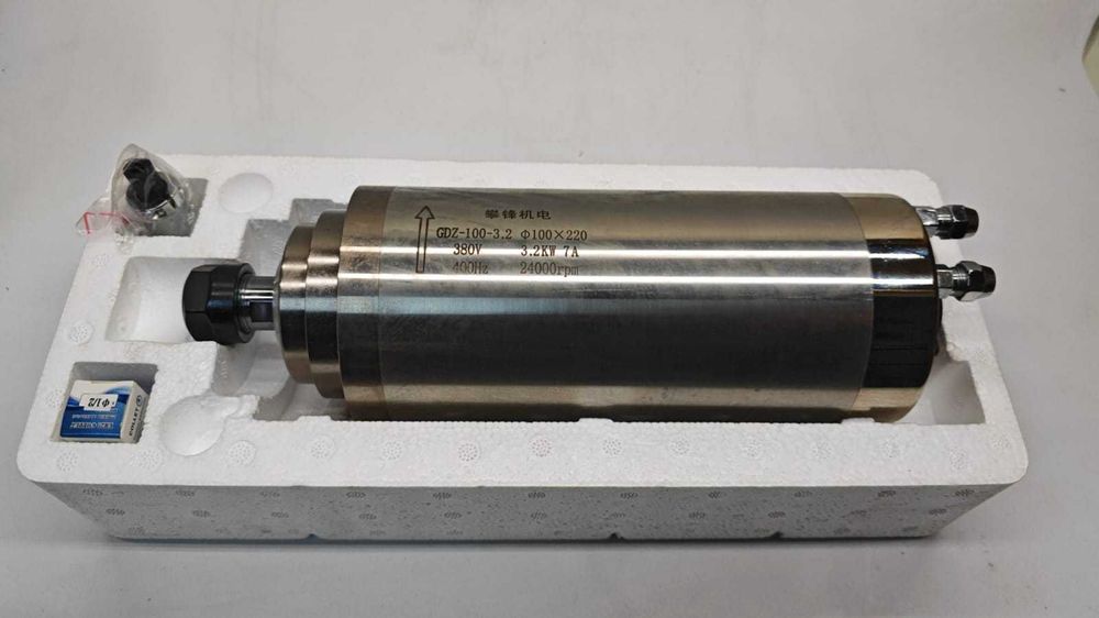 Шпиндель. 3.2кв Двигатель на ЧПУ.380 вольт .водяное охлаждение