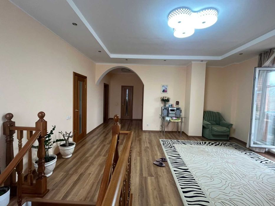 Продается шикарный коттедж