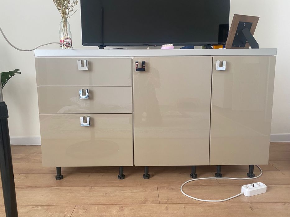 продам  комод, подставку под тв