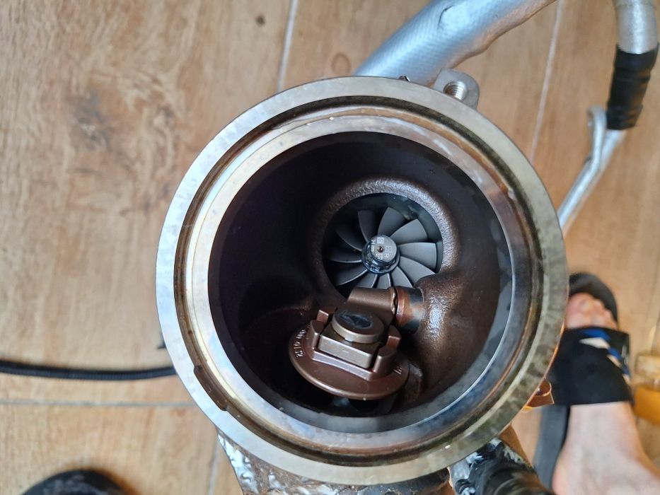 Turbosuflantă OEM BM863004 / 07P145721G – Nouă – Bentley W12