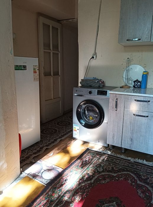 Srochna 2 xonali uy sotiladi