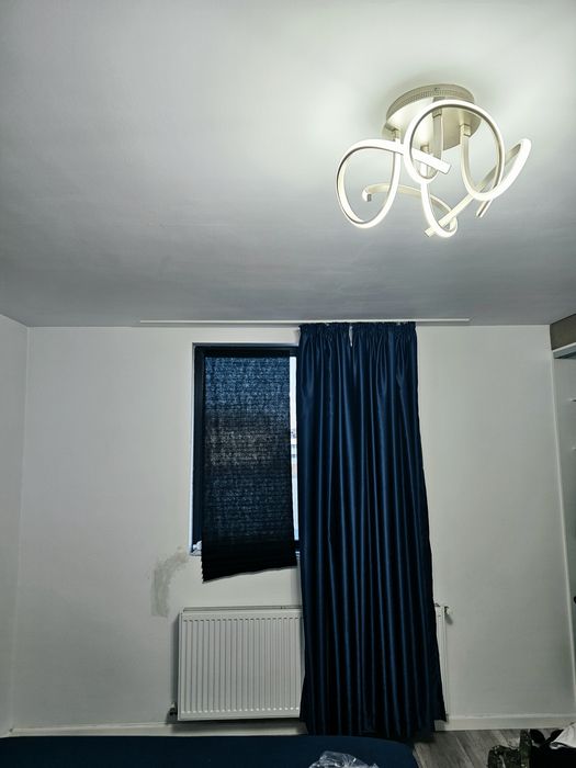 Vand lustre/ aplici/candelabre led cu posibilitate de reglare a intensitatii.