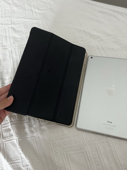 iPad 9th Gen 64GB Silver + Husă + Pen | Stare impecabilă | Foarte puțin folosit