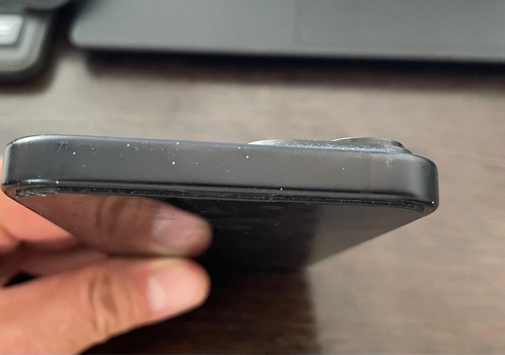 Продам Iphone 15 128