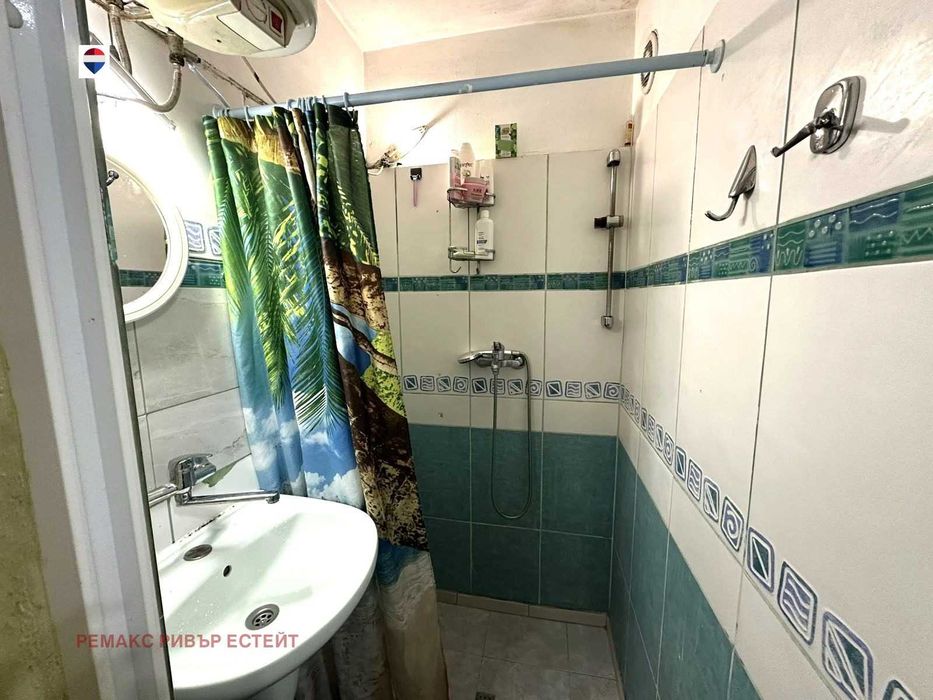 Продава се Двустаен апартамент в Русе, Родина 1 - 58 кв.м за 1550 €/кв.м - Снимка #13