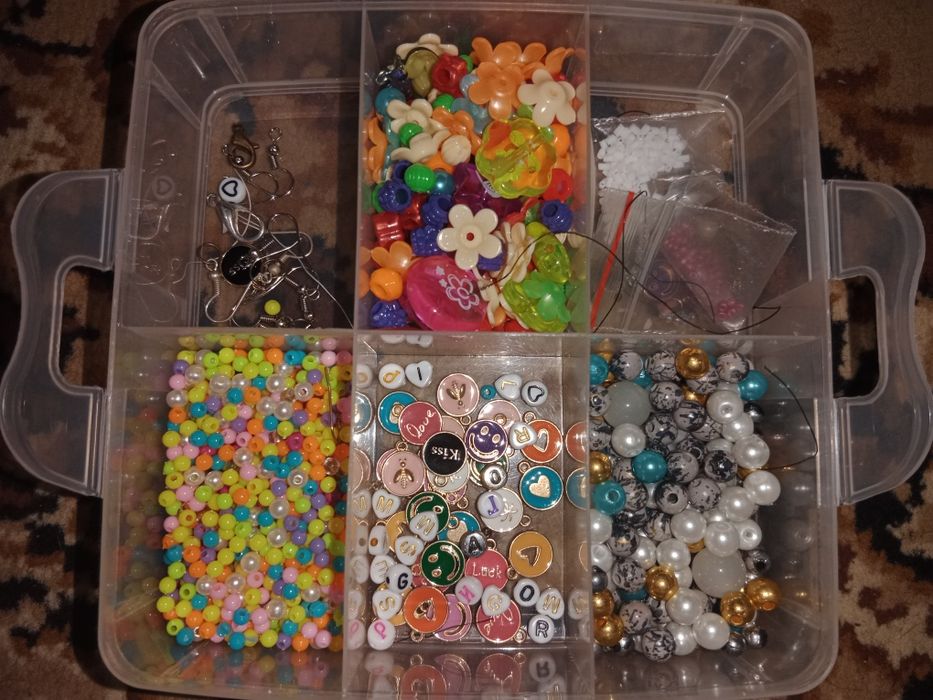 Набор бисера с  дополнениями