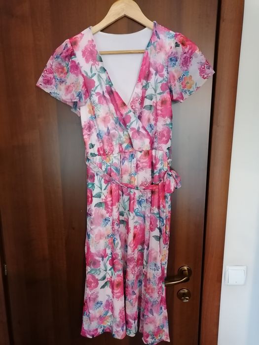 Лятна дамска рокля на цветя