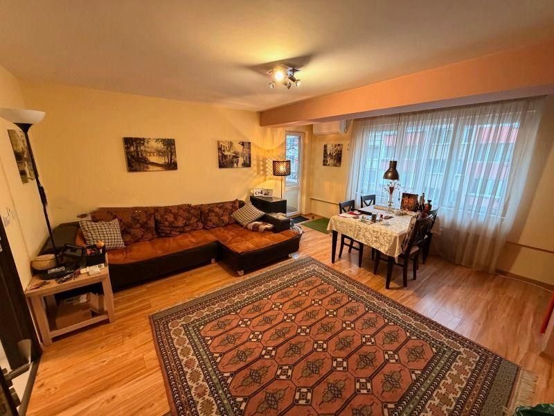 Дава се под наем Тристаен апартамент в София, Красно село - 84 кв.м за 957.27 € - Снимка #1