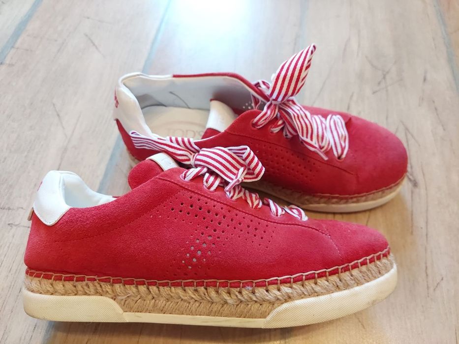 Tod's 40-ти номер велурени сникърси