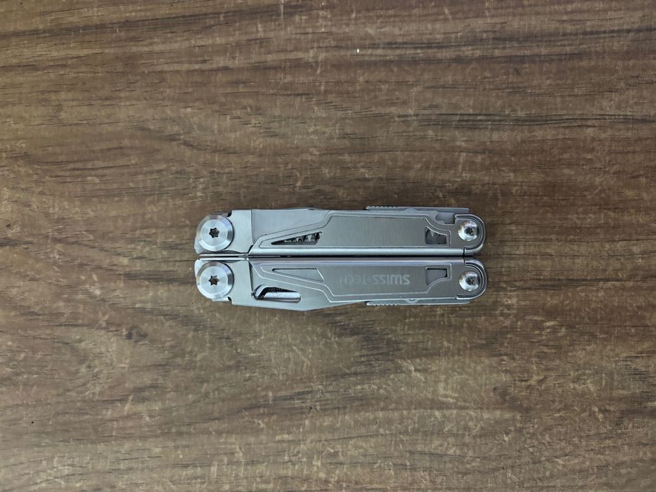 Мультитул SWISS+TECH 16 в 1 с кейсом