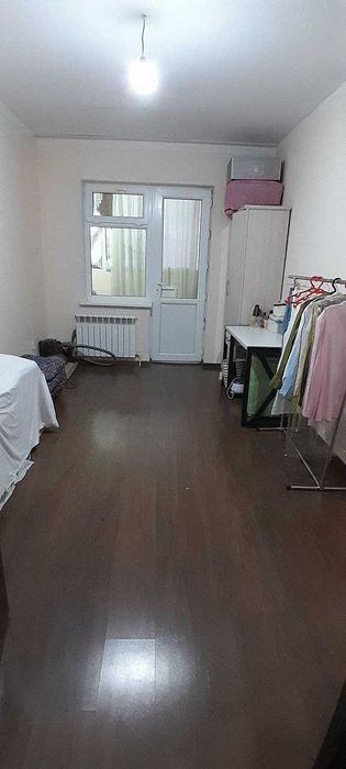 Sergili 10 xudud 3 xona 5 qavat 8 qavatlik uy 75 kv  UY Tezda sotiladi