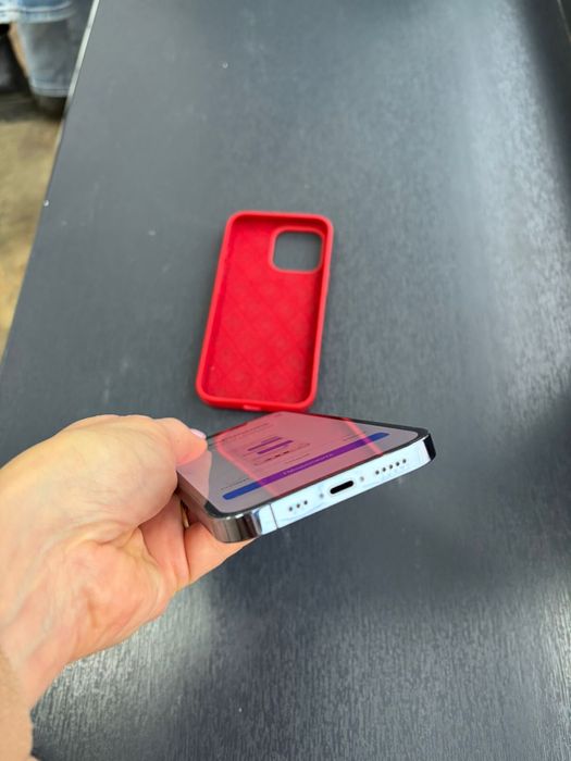 Продам Iphone 13pro