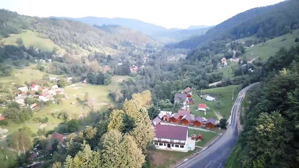 Cabana  cu piscină încălzită închiriem integral