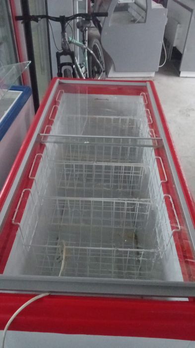 Продам ветринныйе морозильники
