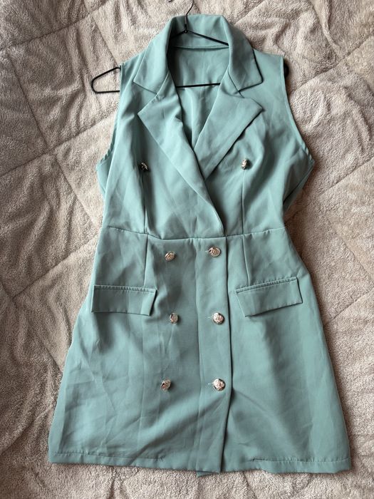Рокля Zara.    Б.
