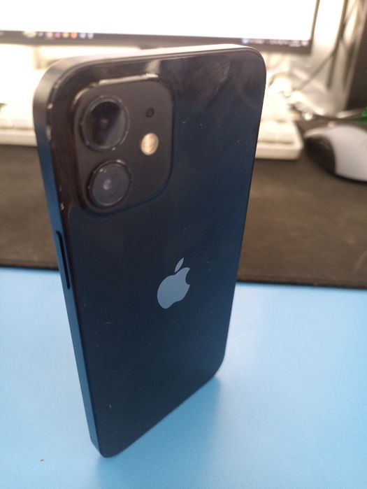 Айфон 12 срочно продам