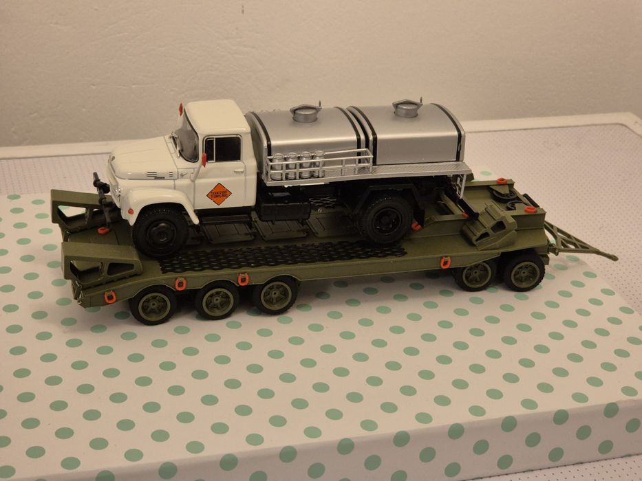 Macheta Trailer P50 5 axe Scara 1/43