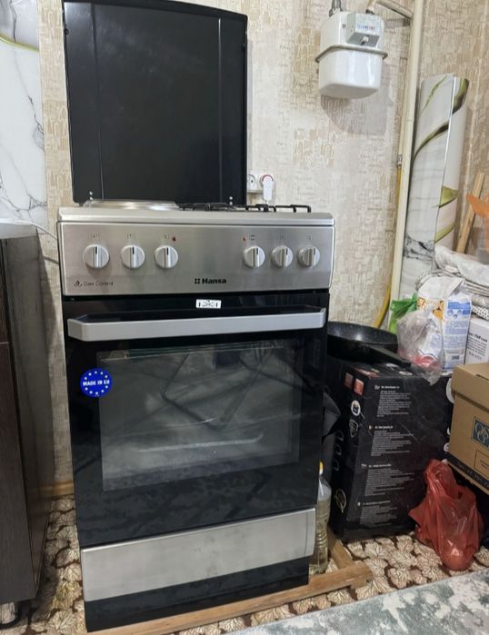 Продам газ плиту Hansa