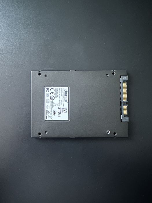 Vând ssd Kingston