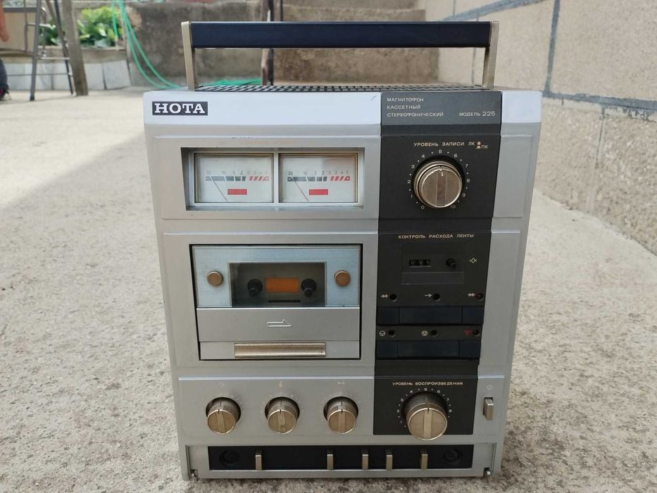 Различни радио касетофони