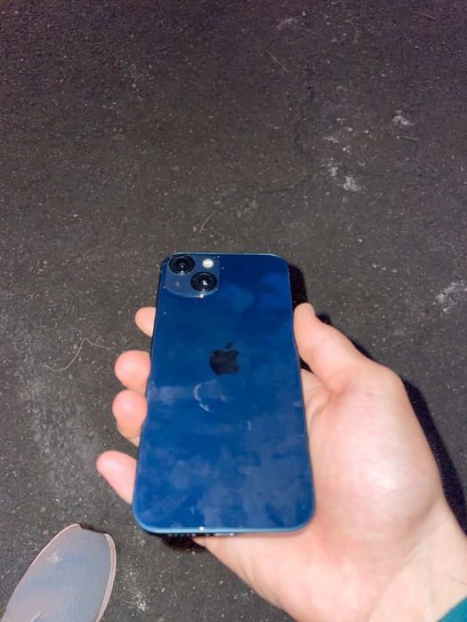Vand iphone 13 urgent