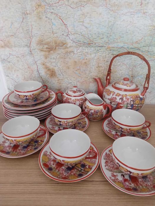 Порцеланов сервиз 21 части,фин костен порцелан.