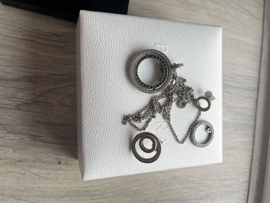 Комплект обеци и колие на pandora