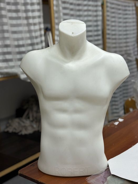 Maneken sotiladi,yangidek arzon narxda optom/dona ,