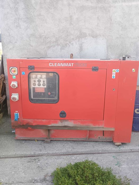 Vand generatoare curent trifazate diferite puteri