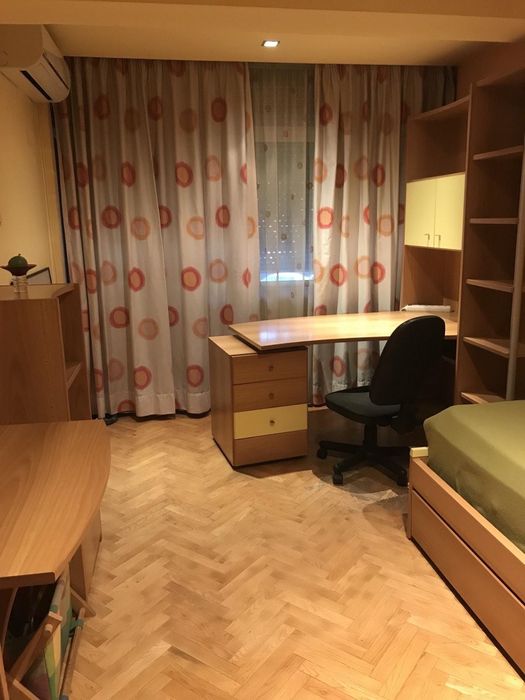 Дава се под наем Тристаен апартамент в Пловдив, Център - 100 кв.м за 700 € - Снимка #6