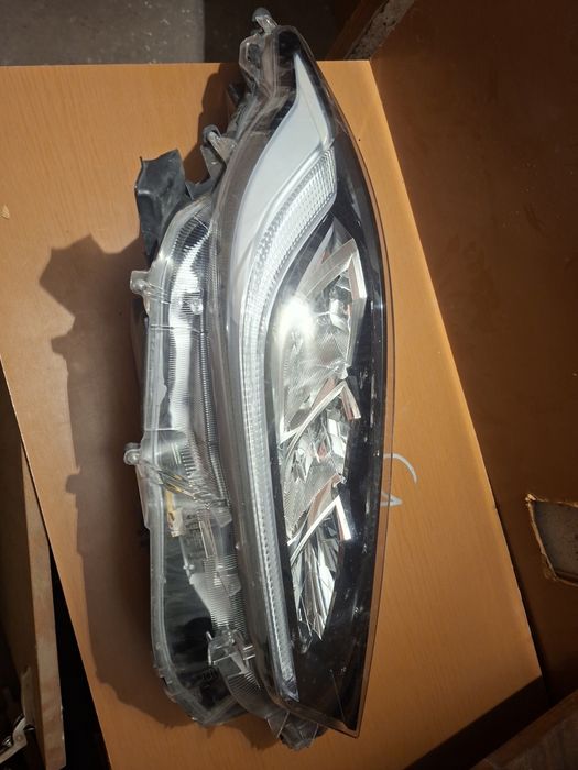 Десен Фар Toyota Yaris 81110-K0081