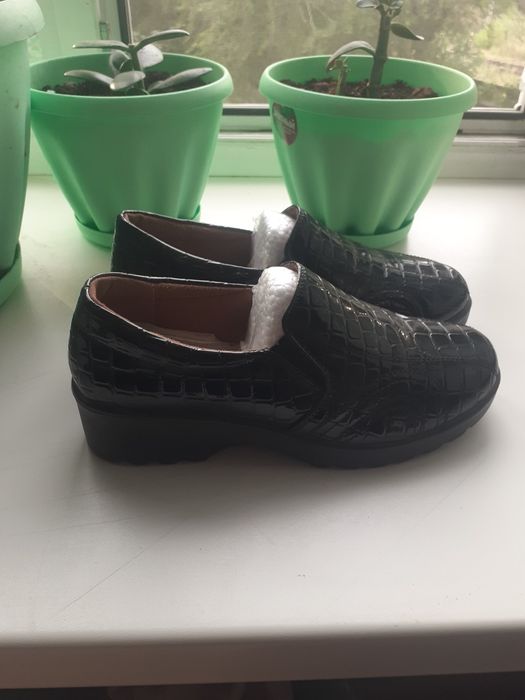 Женские новые туфли