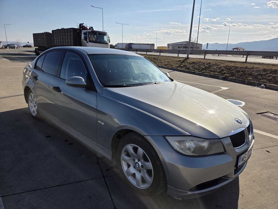 BMW E90 Seria 3 318i