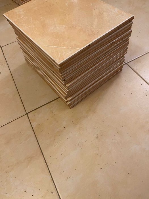 Спешно! Различни видове фаянсови и теракотни плочки