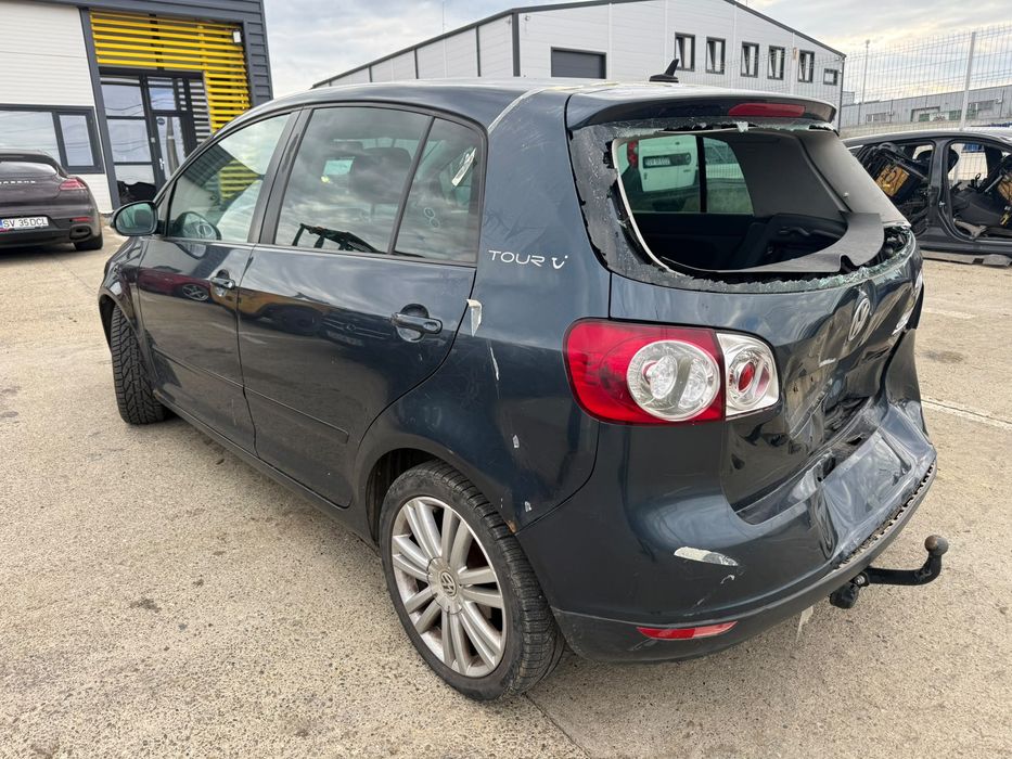 Dezmembrez Vw golf 5 plus Albastru grafit - LC5F 2007 1.9 tdi BLS volan stanga