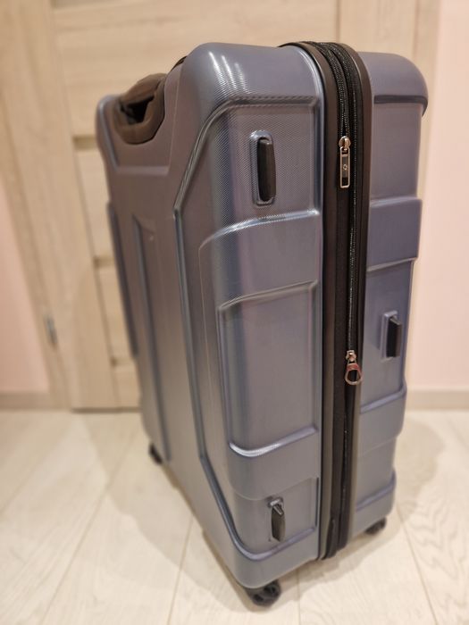 Чисто нов  куфар на Samsonite - 76 см