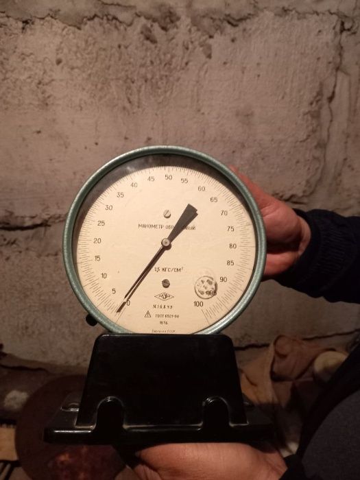 Продается манометр образцовые
