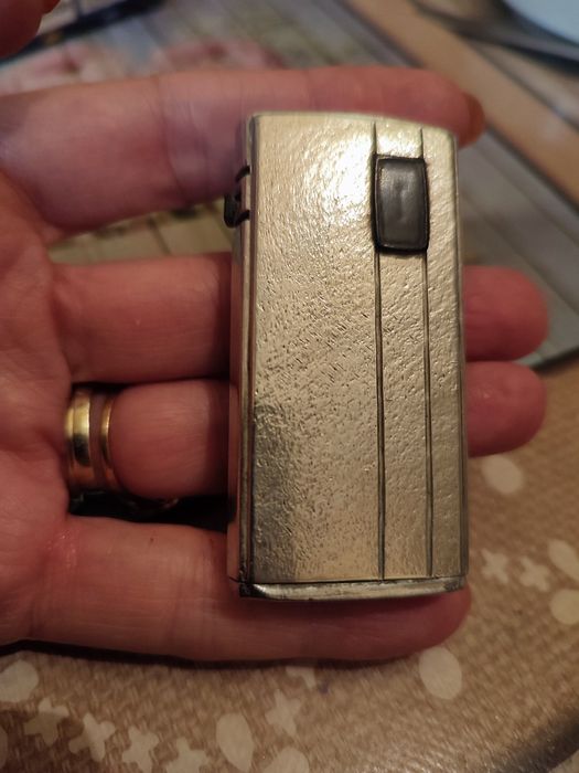 Brichetă Ronson Varaframe, electronic, argintată