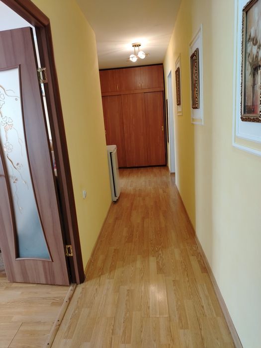 Продам трех комнатную квартиру