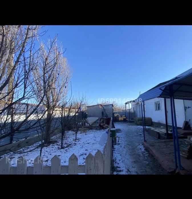 Дом частный во дворе 2 дома