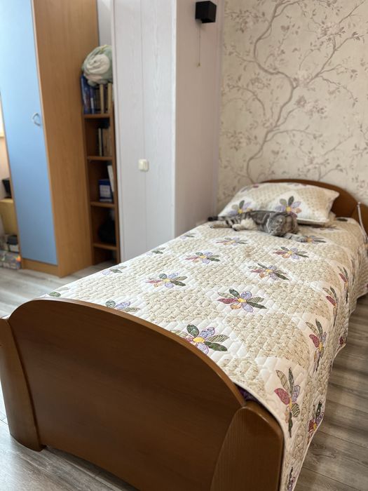 Продам подростковую комплект мебели