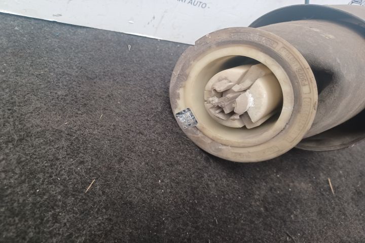 Perna aer spate stanga 37106781381 6784381 BMW Seria 5 F11
