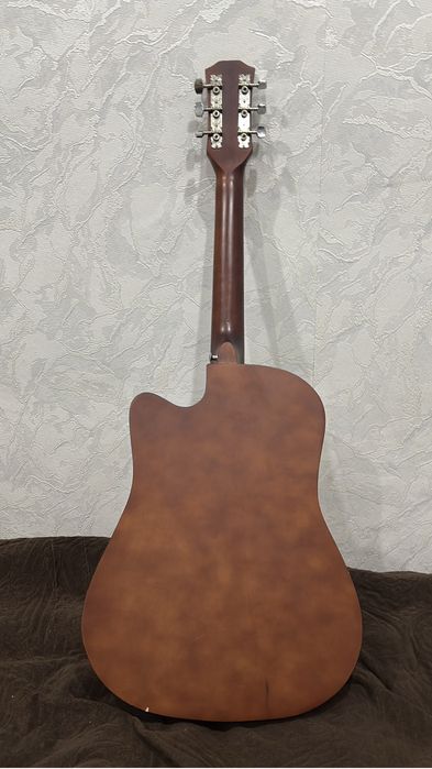 продам гитару.