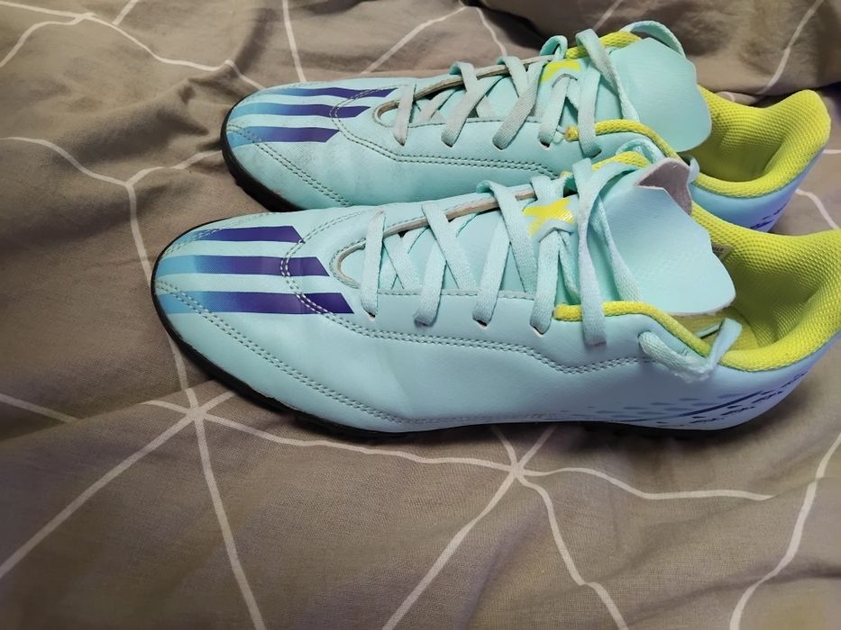 Продавам стоножки на adidas.