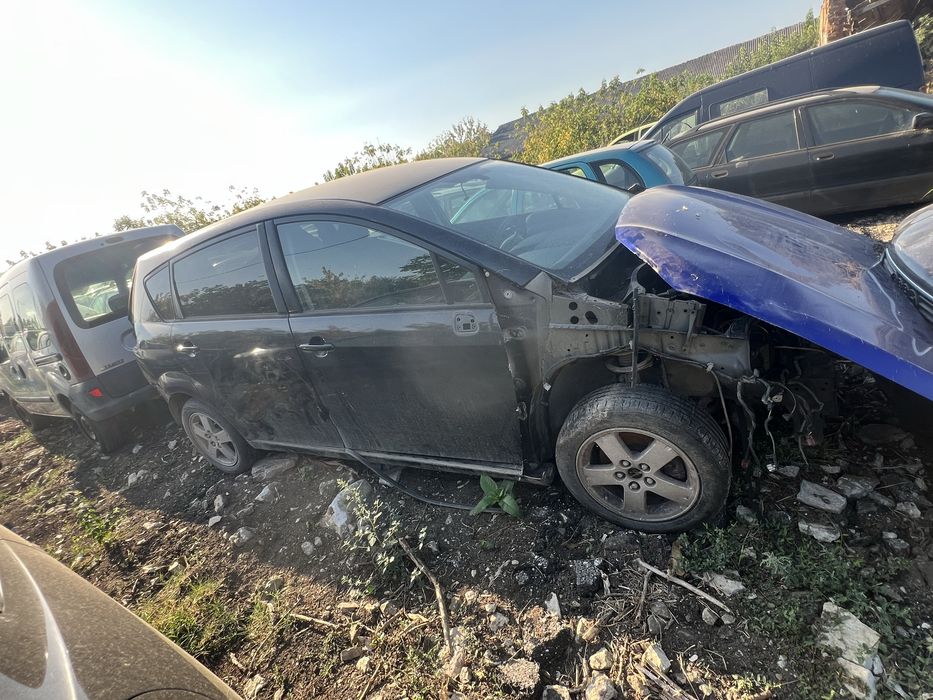 Toyota Corolla Verso НА ЧАСТИ