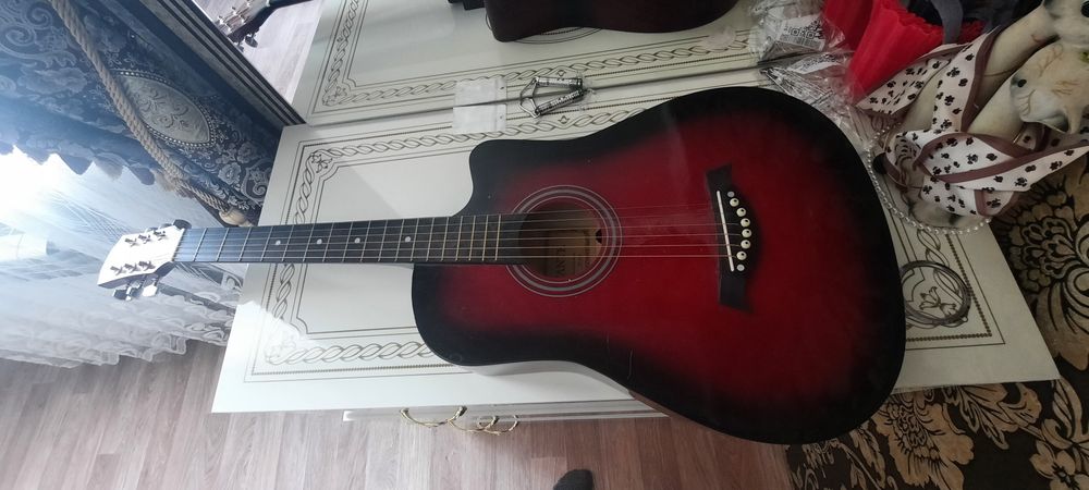 Гитара 6 струнная