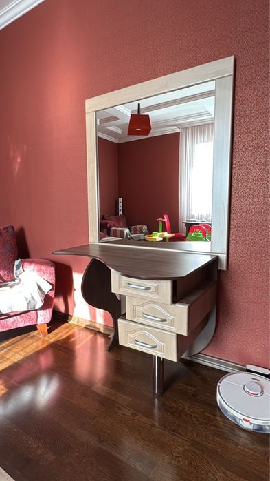 Кровать тумба туалетный столик