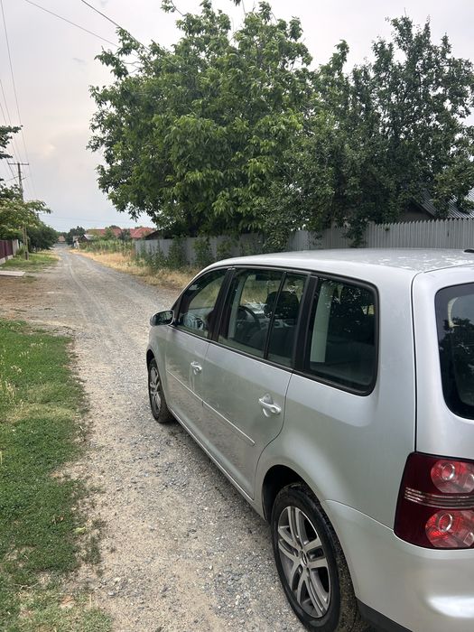 VOLKSWAGEN Touran 2009 — imagine 4